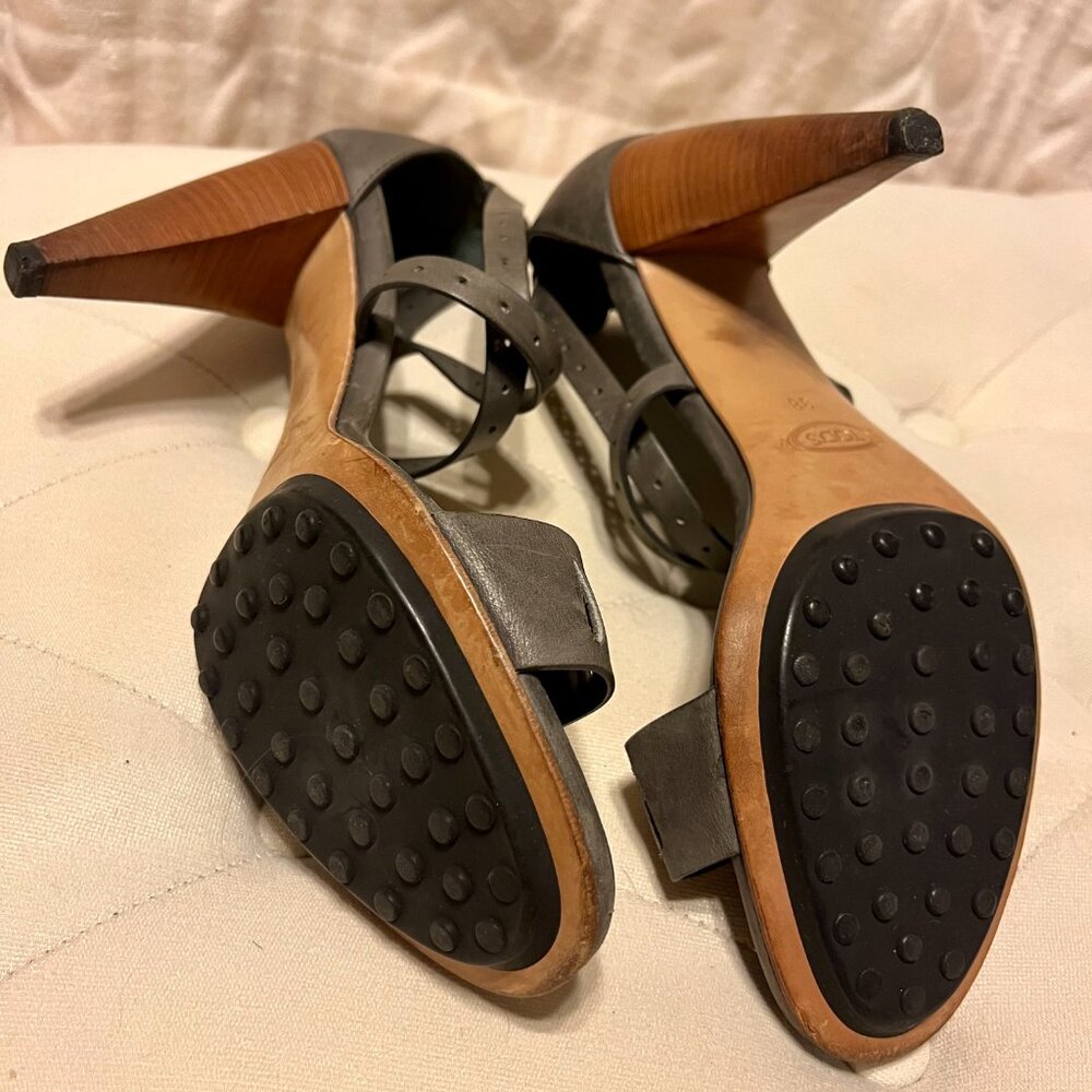 TOD'S Grey Leather Detail Ankle Strap Sandal - Picture 8 of 9